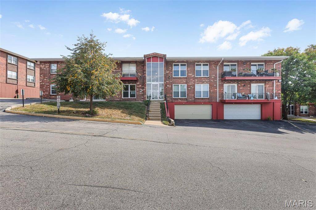 St Louis, MO 63146,10352 Forest Brook LN #A