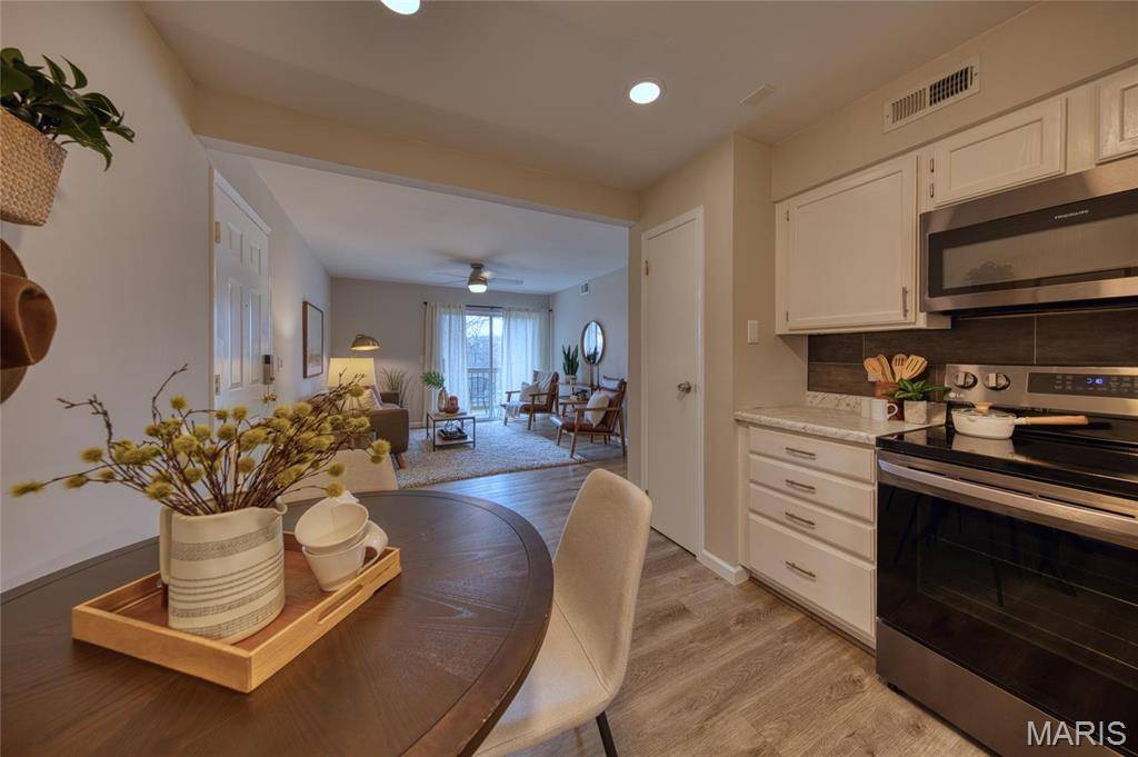Ballwin, MO 63021,757 Ridgeside DR #F