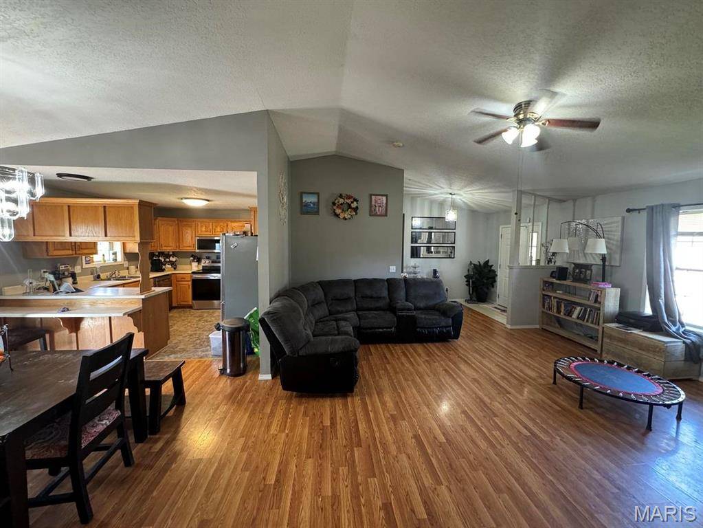 Poplar Bluff, MO 63901,2488 County Road 450