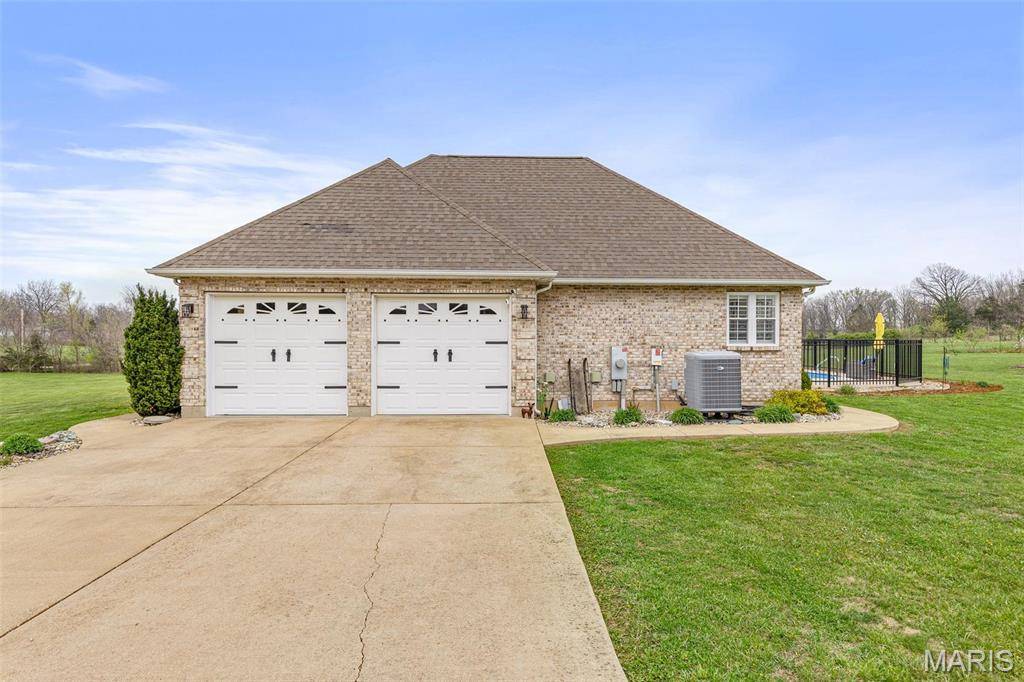 Potosi, MO 63664,10303 Grassy Meadow LN