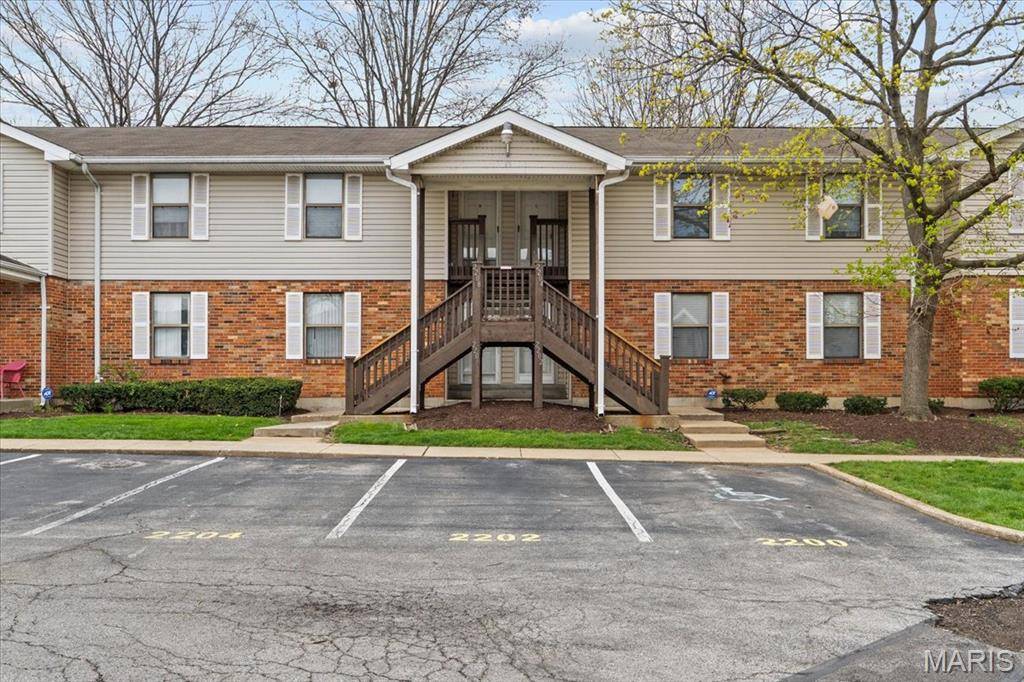 Florissant, MO 63031,2204 New Sun DR