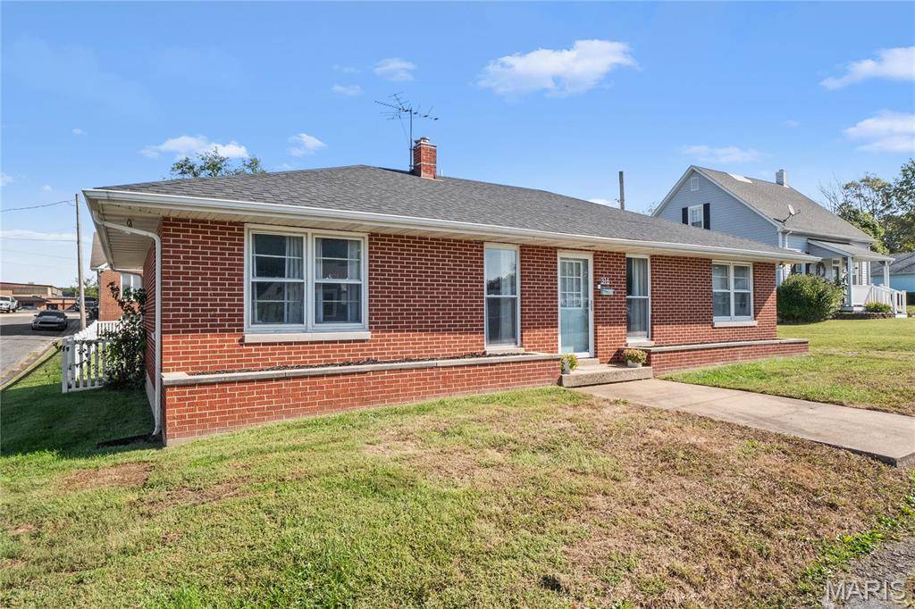 Columbia, IL 62236,316 S Rapp AVE