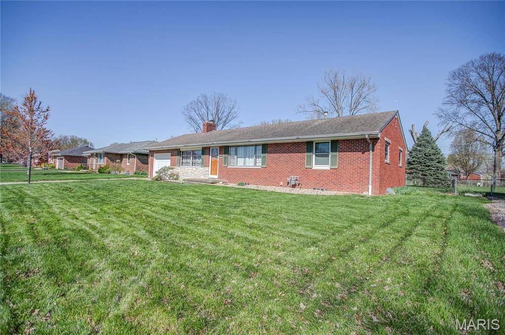 Godfrey, IL 62035,5507 Ladue DR