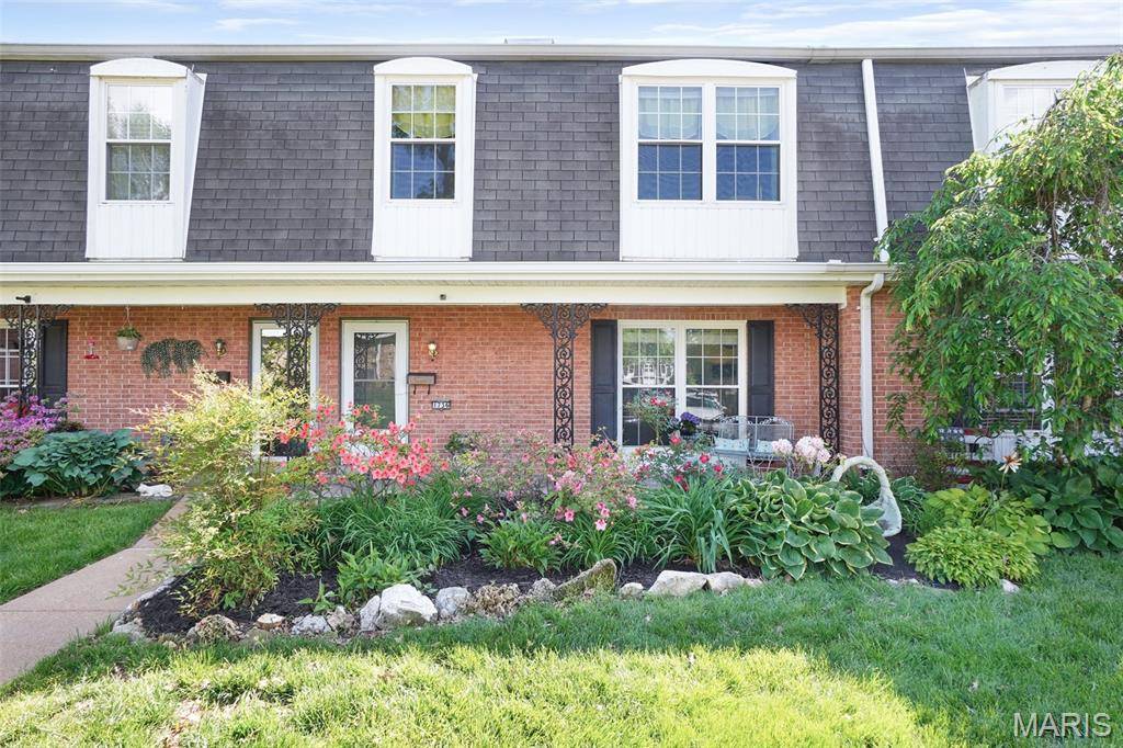 St Louis, MO 63125,1736 Herault PL