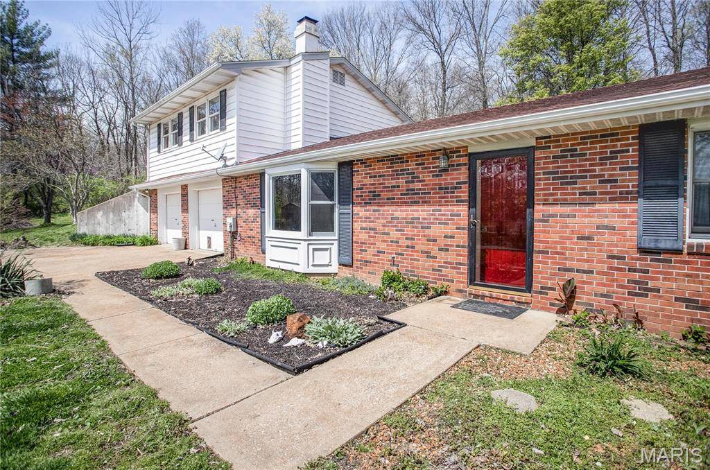 Dow, IL 62022,26152 Beltrees Road