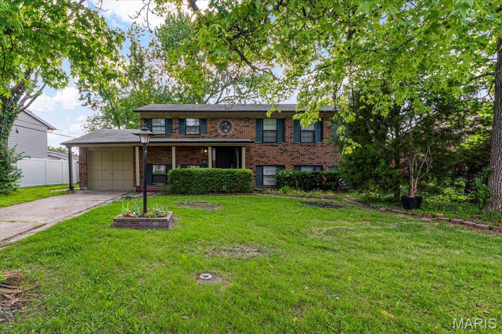 Florissant, MO 63033,2145 Glenoro DR