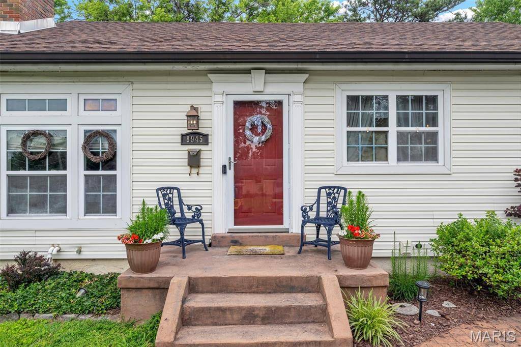 St Louis, MO 63123,8945 Arvin PL