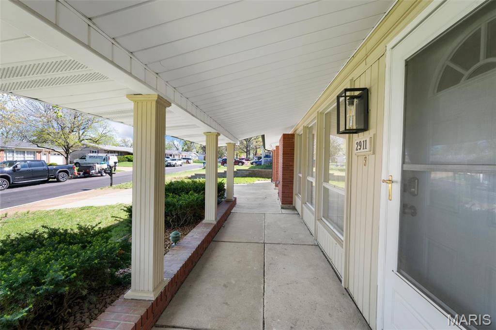 St Louis, MO 63125,2911 Hubert DR