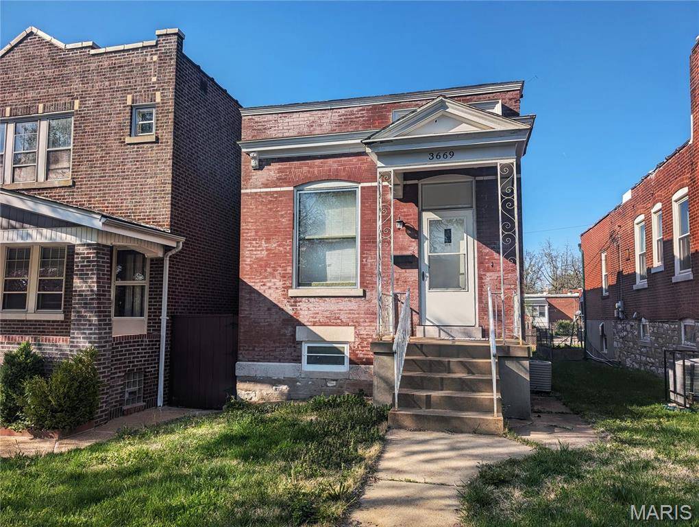 St Louis, MO 63116,3669 Liermann AVE