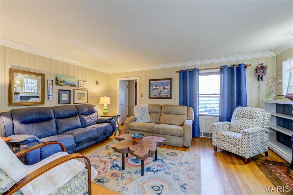 Overland, MO 63114,1712 Dyer AVE
