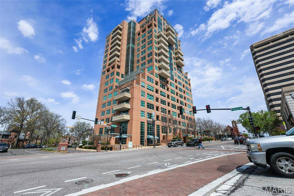 St Louis, MO 63105,8025 Maryland AVE #2H