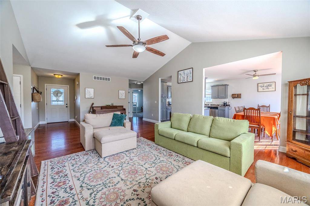 St Robert, MO 65584,109 Granite CT