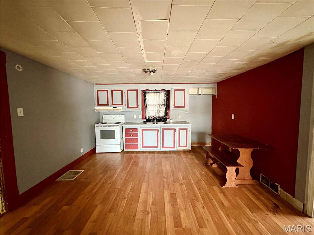 Perryville, MO 63775,239 W North ST