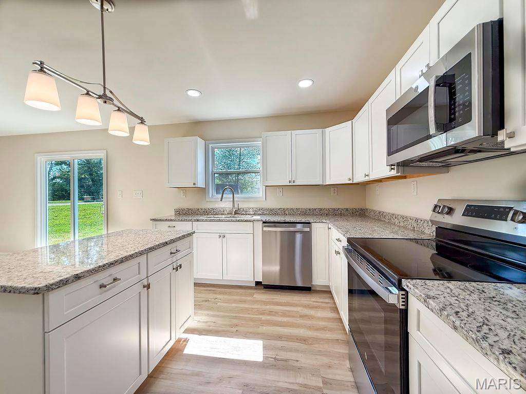 Desloge, MO 63601,201 Ariel CT