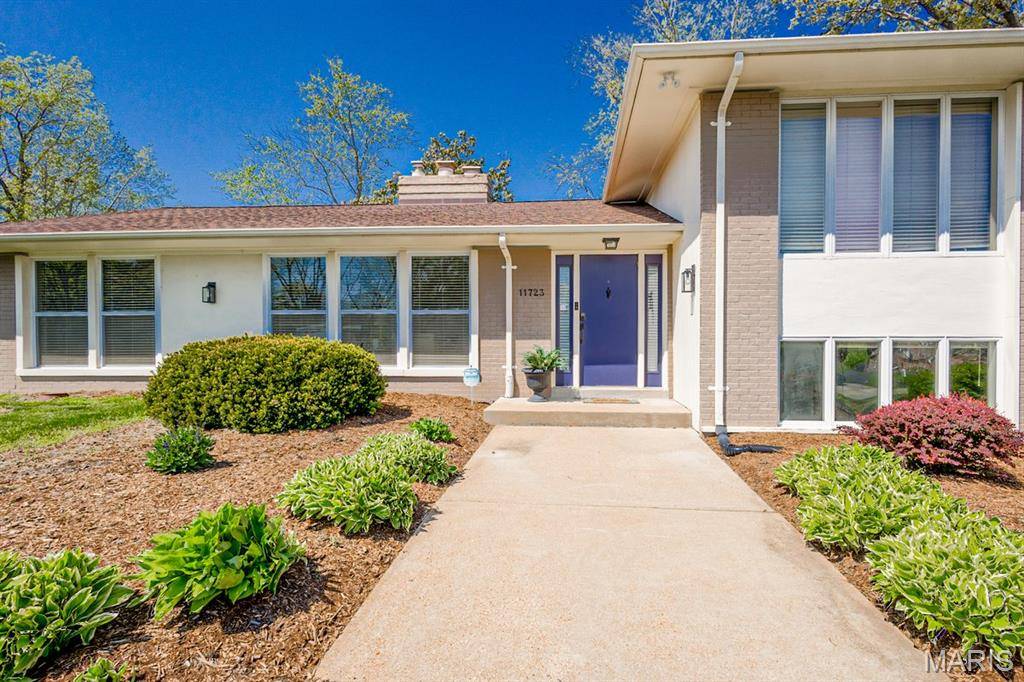Creve Coeur, MO 63141,11723 Lakeshore DR