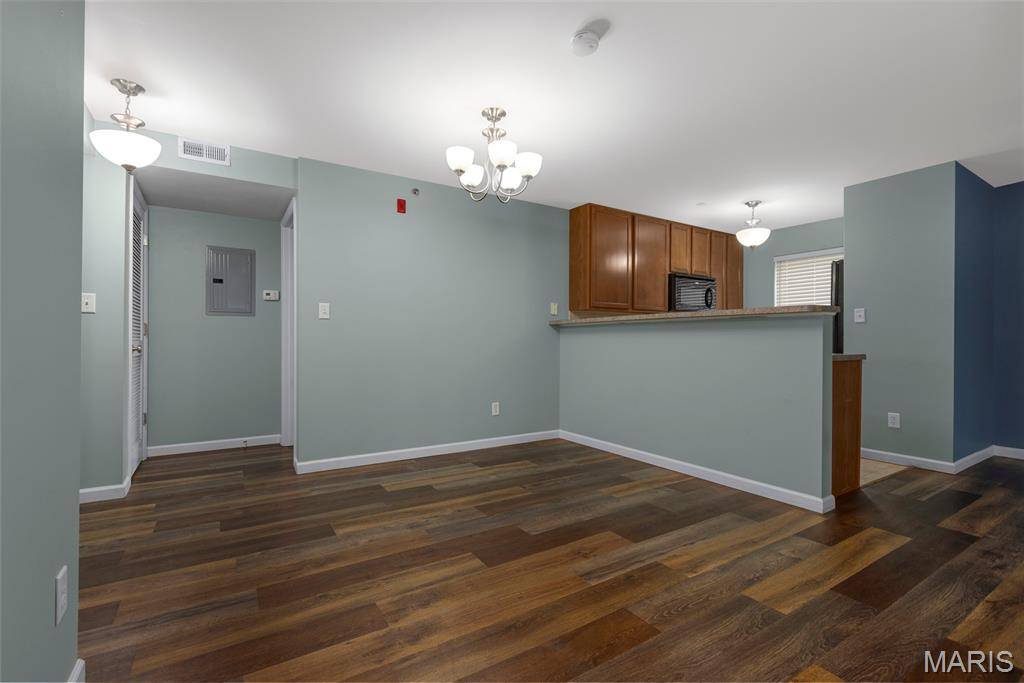 St Louis, MO 63123,9744 Bexley Station DR #F
