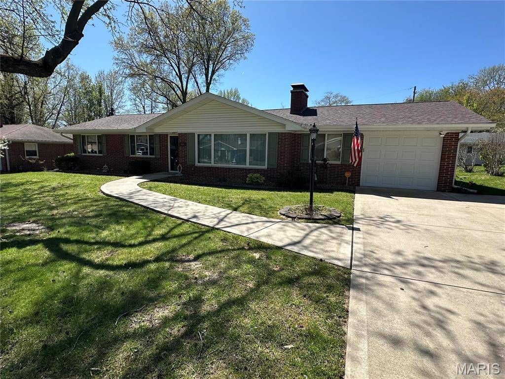 Belleville, IL 62223,905 Kernon DR