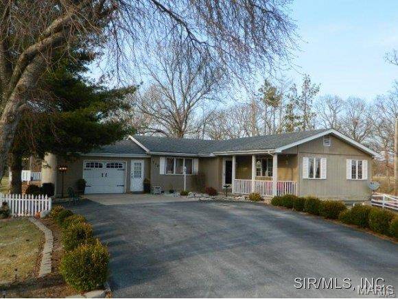 Hillsboro, IL 62049,710 Ridgeway ST