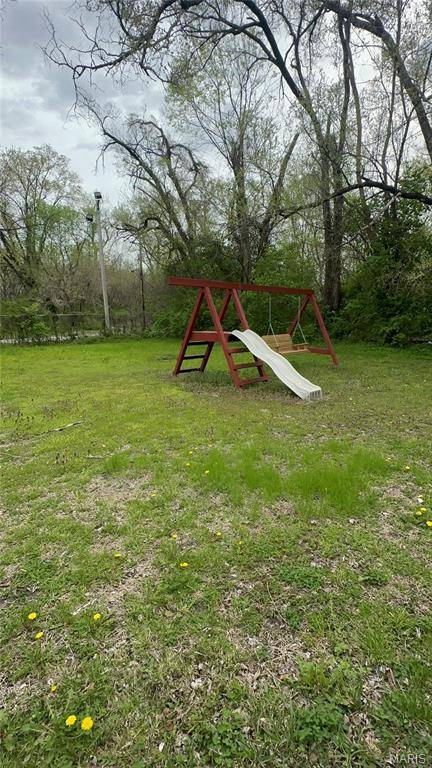 East St Louis, IL 62204,2238 Nth 59th ST