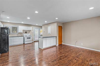 Florissant, MO 63033,1040 Bluefield DR