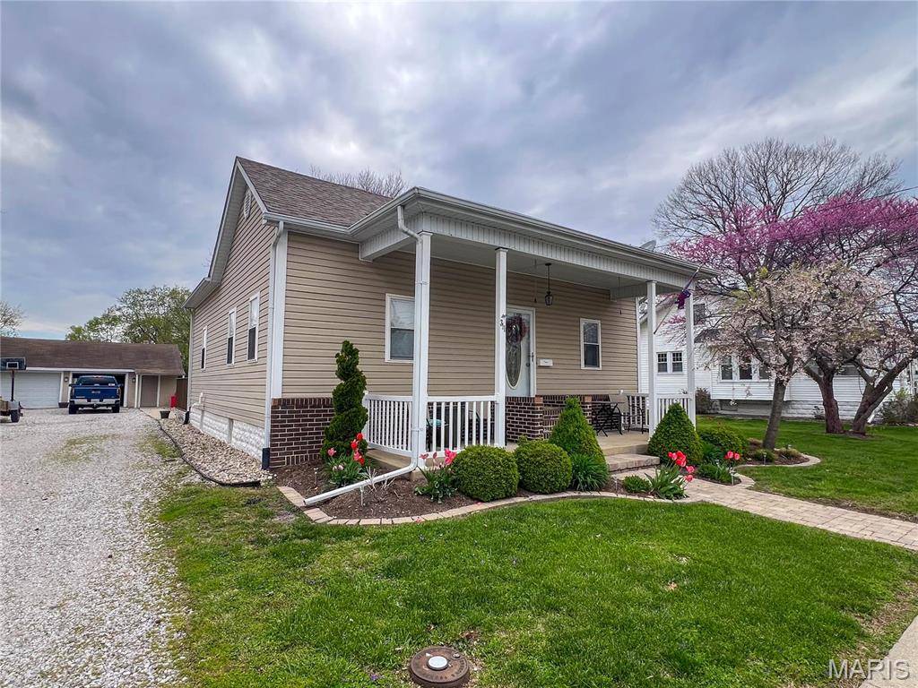 Staunton, IL 62088,311 S Hibbard ST