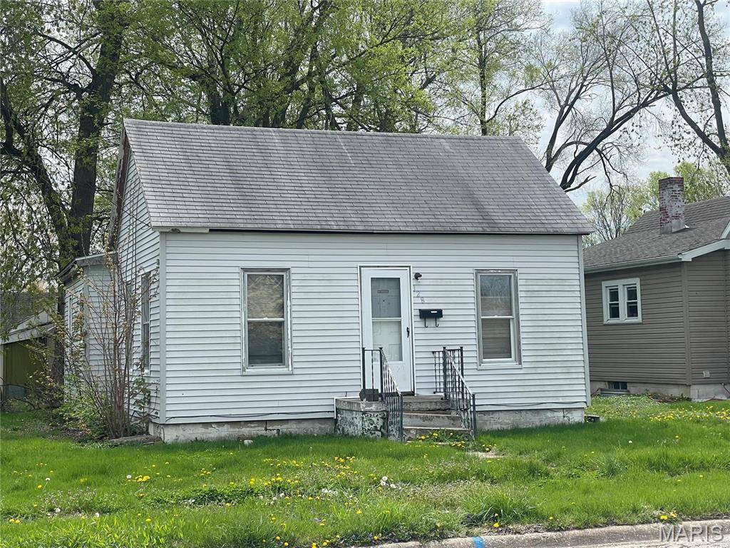 Litchfield, IL 62056,128 E Columbia ST