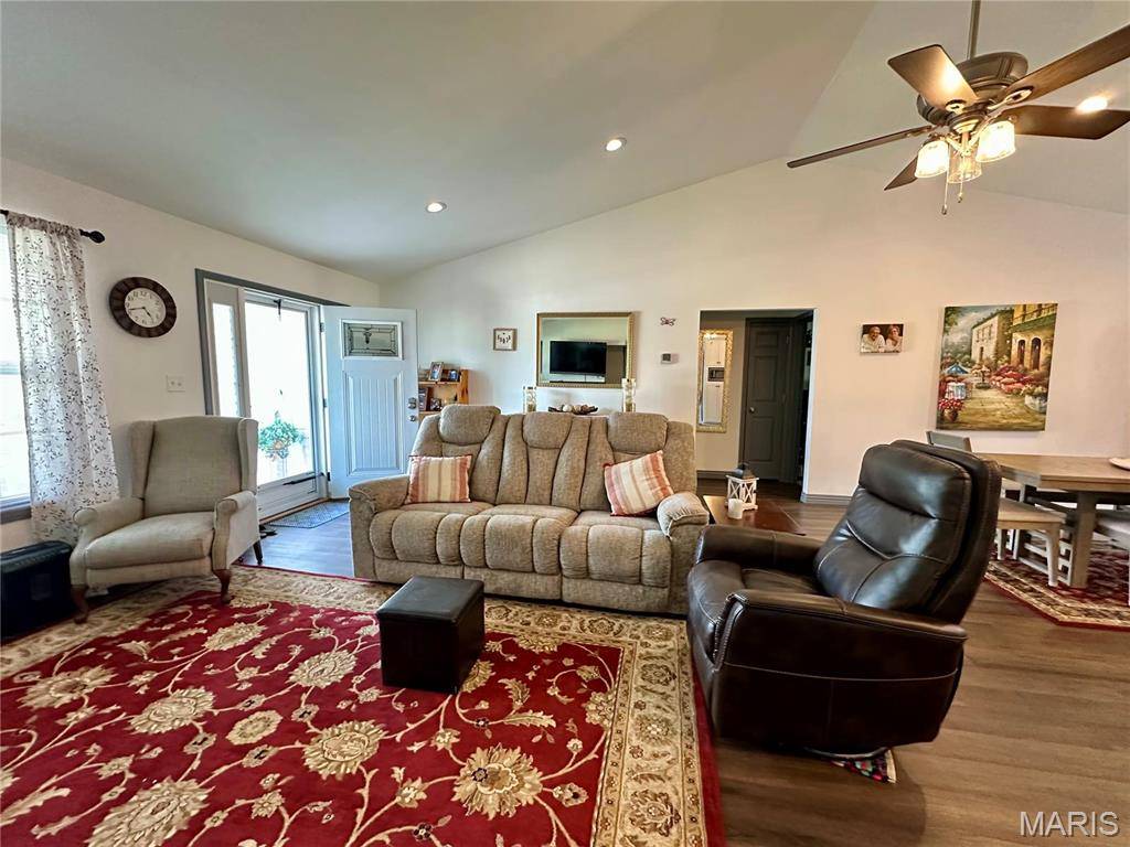 Rolla, MO 65401,302 Mossman LN