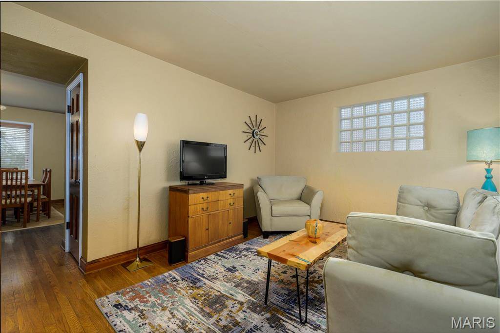 Unincorporated, MO 63123,8038 Mackenzie RD