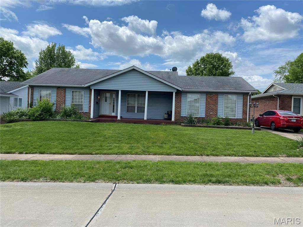 Florissant, MO 63031,1323 Woodpath DR