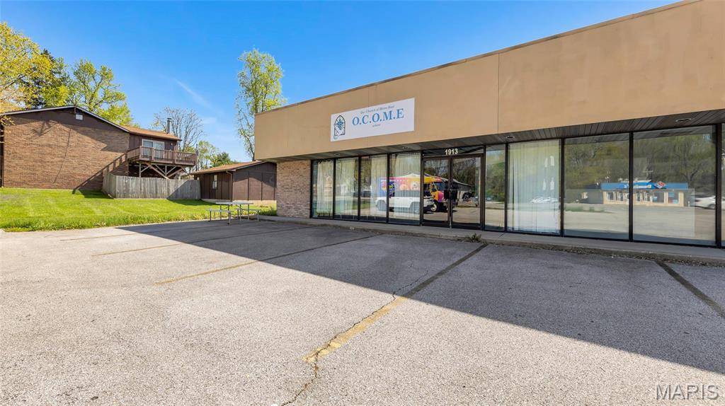 Belleville, IL 62221,1913 N Belt E