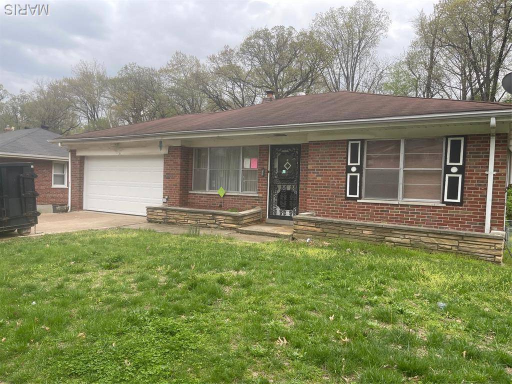 St Louis, MO 63121,6934 Winchester DR