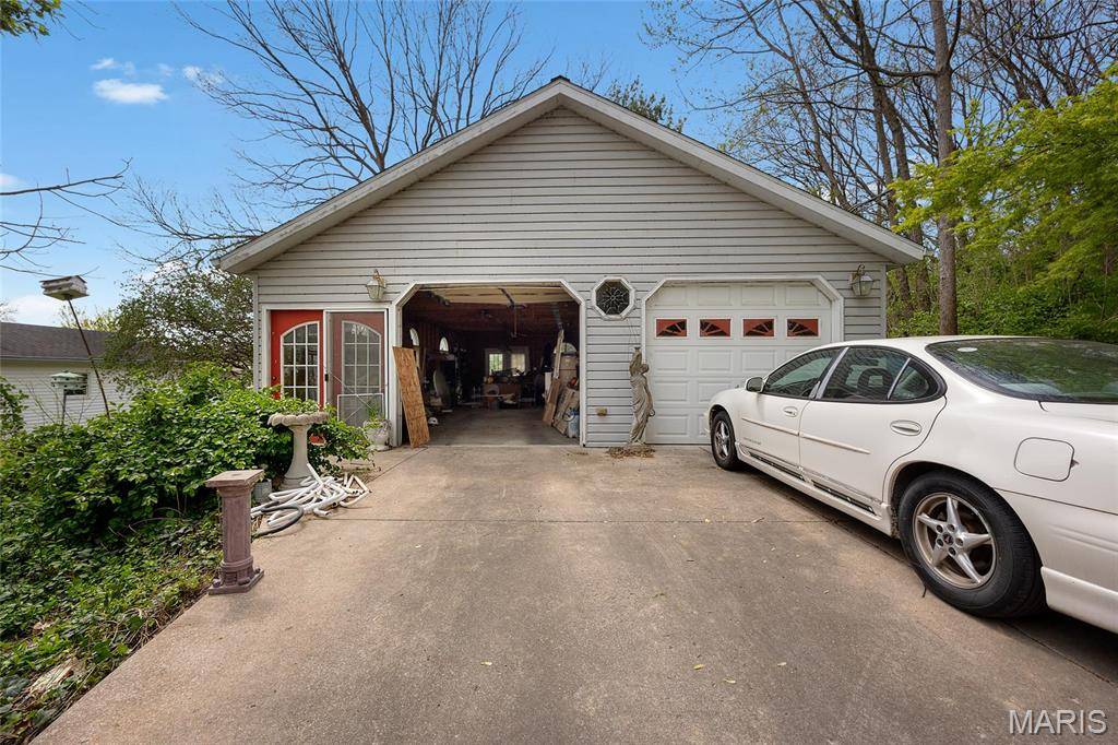 Ste Genevieve, MO 63670,883 Biltmore Street