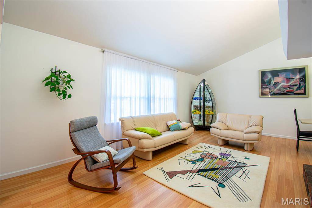 St Louis, MO 63146,19 GANDY DR
