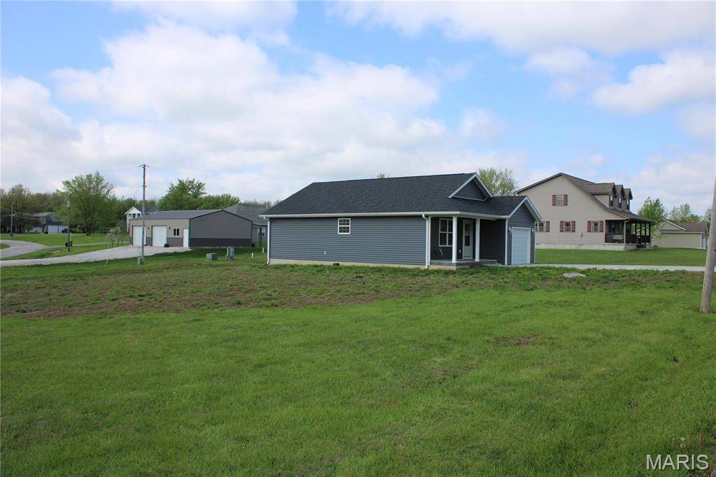Paris, MO 65275,701 Lynn St.