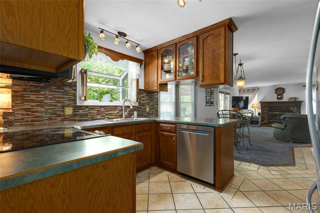 Florissant, MO 63034,4247 River Oaks DR