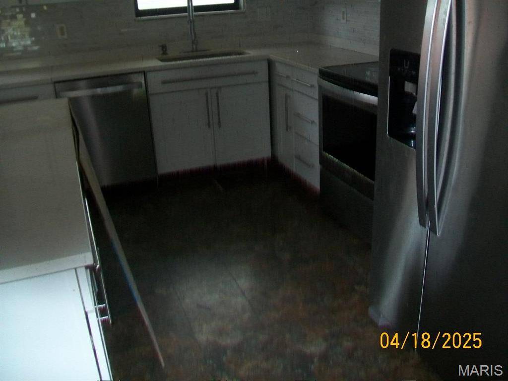 Fenton, MO 63026,859 Matthews DR