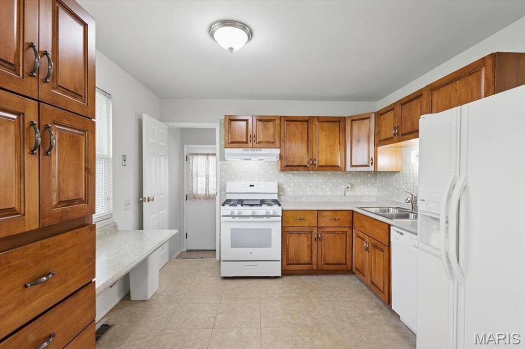 Florissant, MO 63031,2045 N Pointe LN