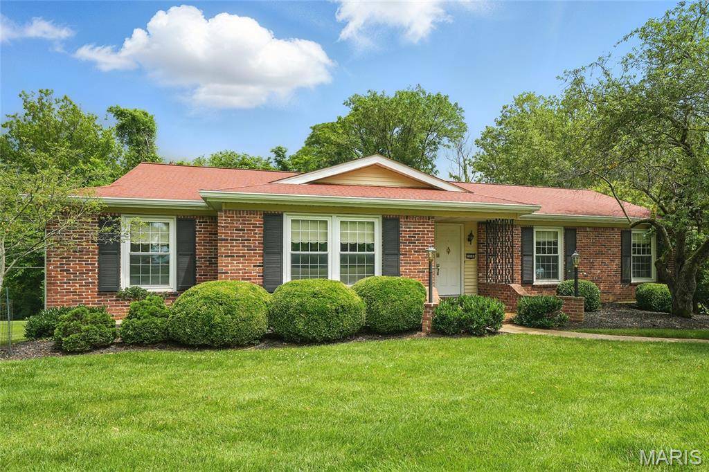 Ballwin, MO 63011,310 Wildbrier DR