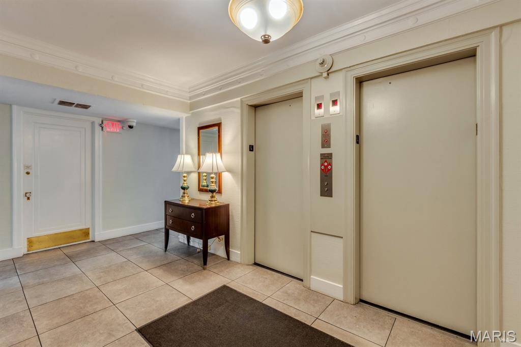 St Louis, MO 63108,410 N Newstead AVE #12W