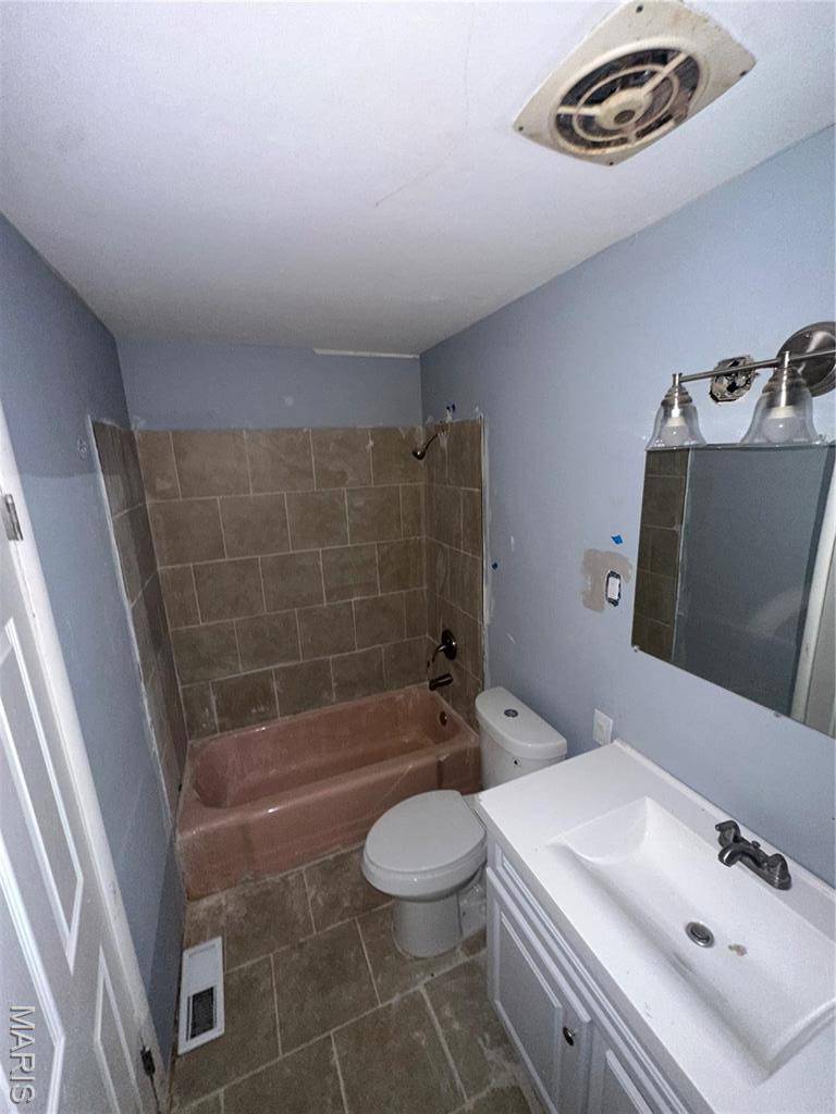 Florissant, MO 63031,2370 Hawthorne Manor DR