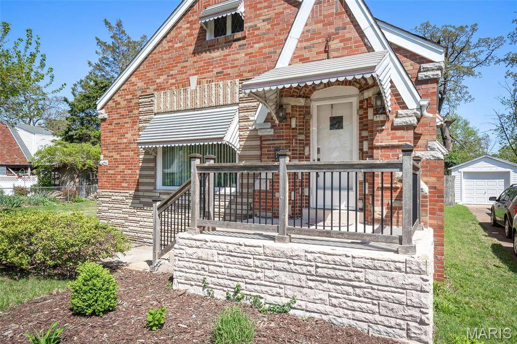 St Louis, MO 63123,9012 Rosemary AVE