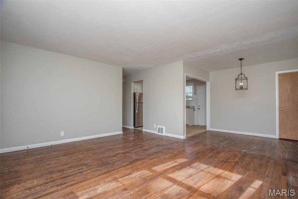 Ballwin, MO 63021,241 Dennison DR