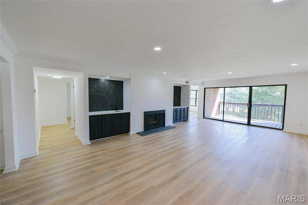 St Louis, MO 63141,590 Sarah LN #303
