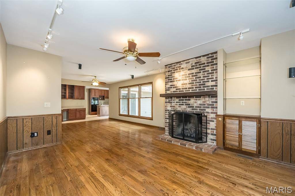 Ballwin, MO 63011,739 Muir View DR