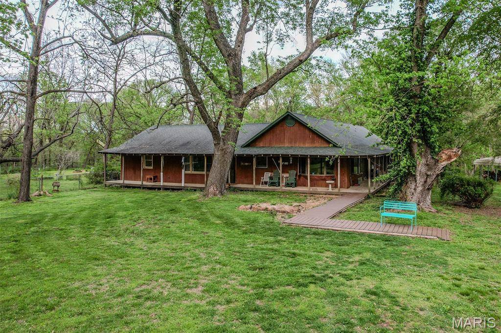 Lebanon, MO 65536,30998 Hutchison RD