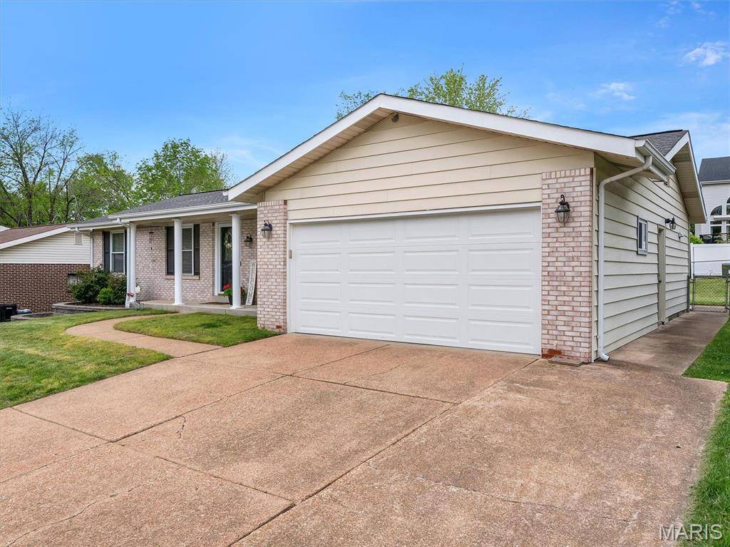 Fenton, MO 63026,2517 Alcarol DR