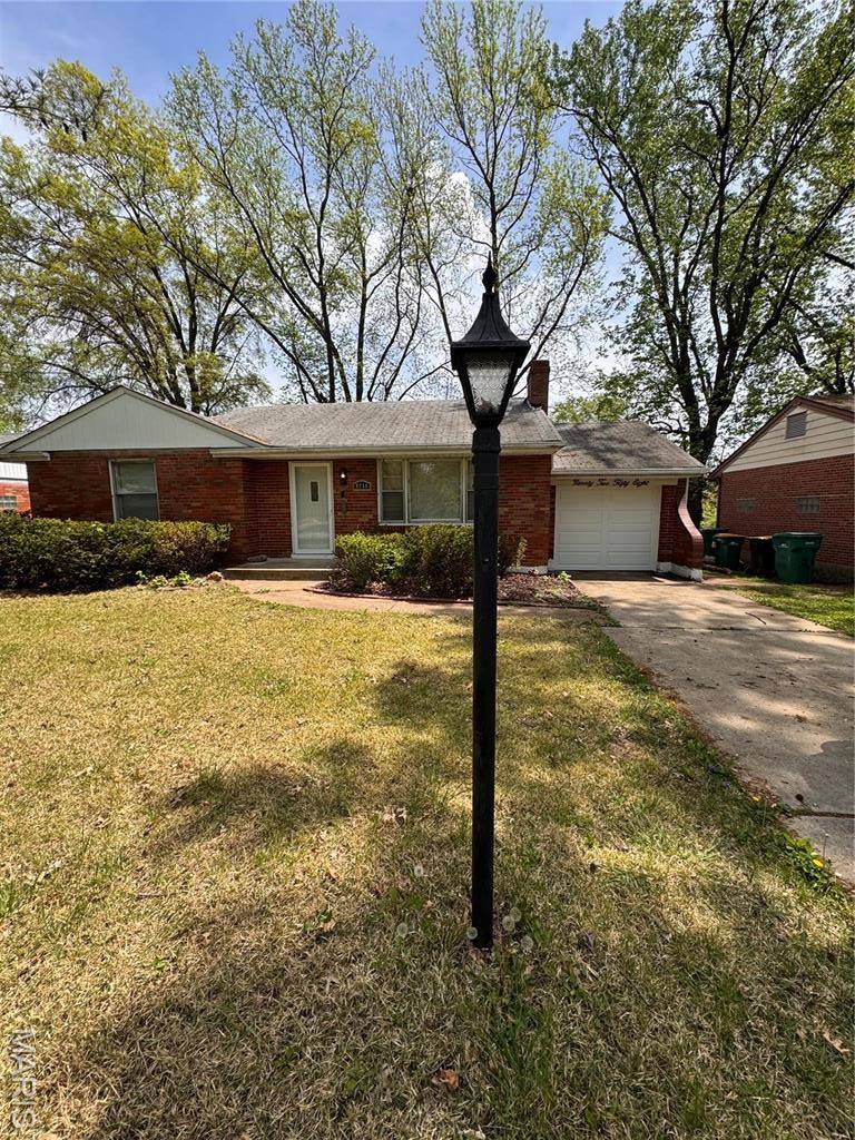 St Louis, MO 63137,9258 Waldorf DR