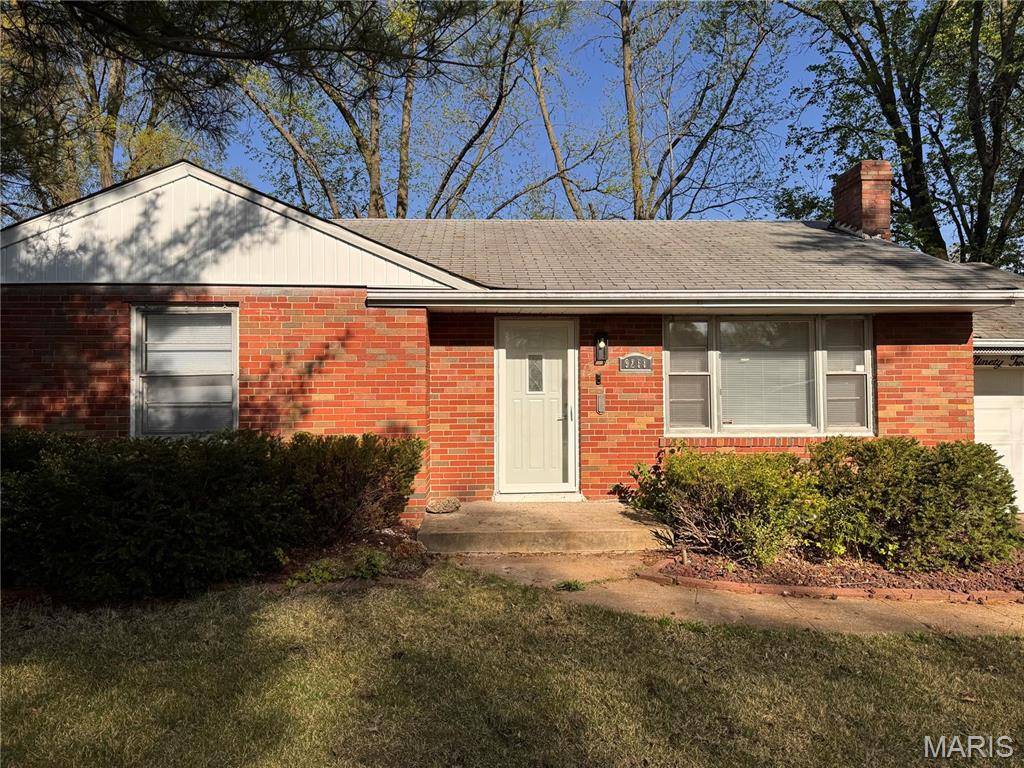 St Louis, MO 63137,9258 Waldorf DR