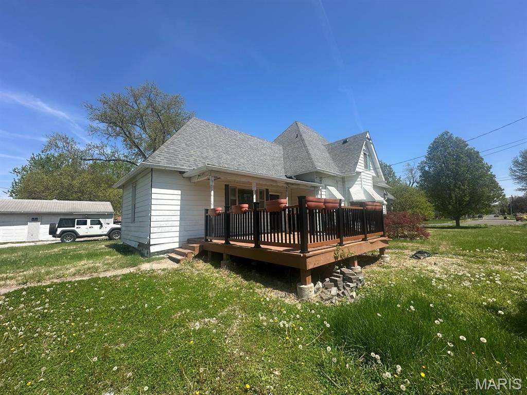 Staunton, IL 62088,605 N Union ST