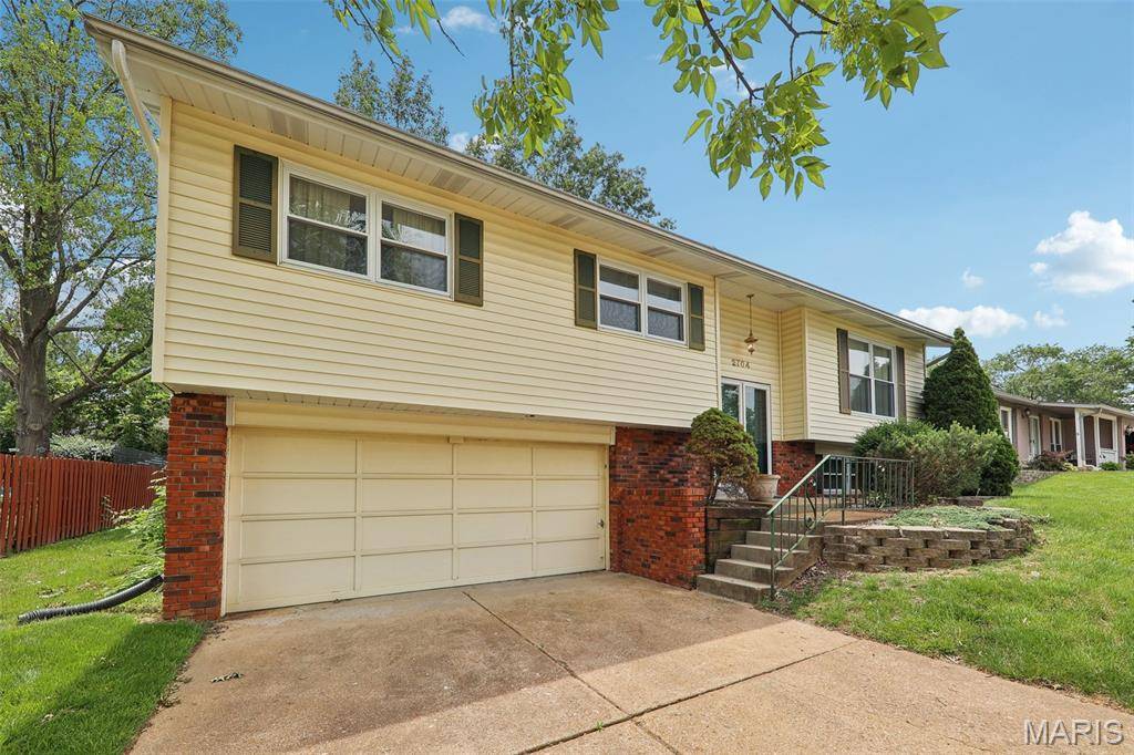 St Louis, MO 63129,2704 Mountain Top DR